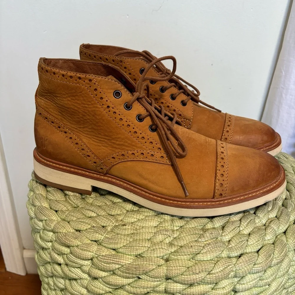 Frye Joel Brogue ChukkaTan Brown Nubuck Leather Casual Dress Boots Size 9